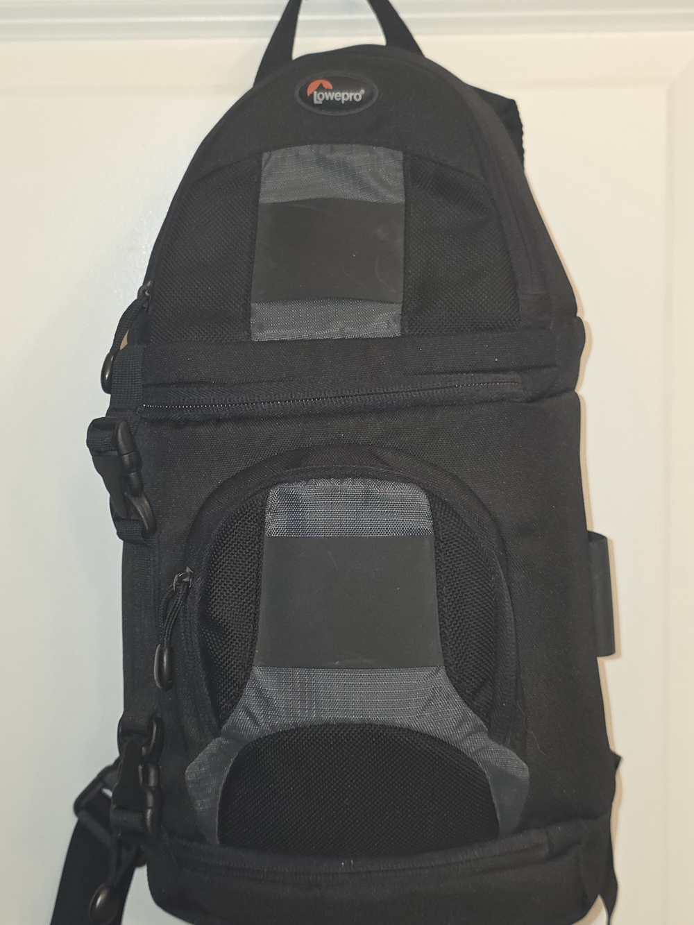 Lowepro Slingshot 100 AW Camera Bag Crossbody Black Gray Padded Sling Strap